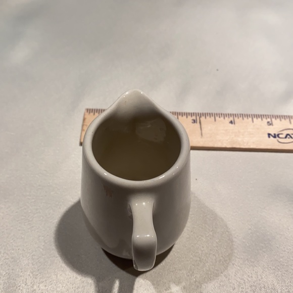 Walker China mini white pitcher - Picture 2 of 4